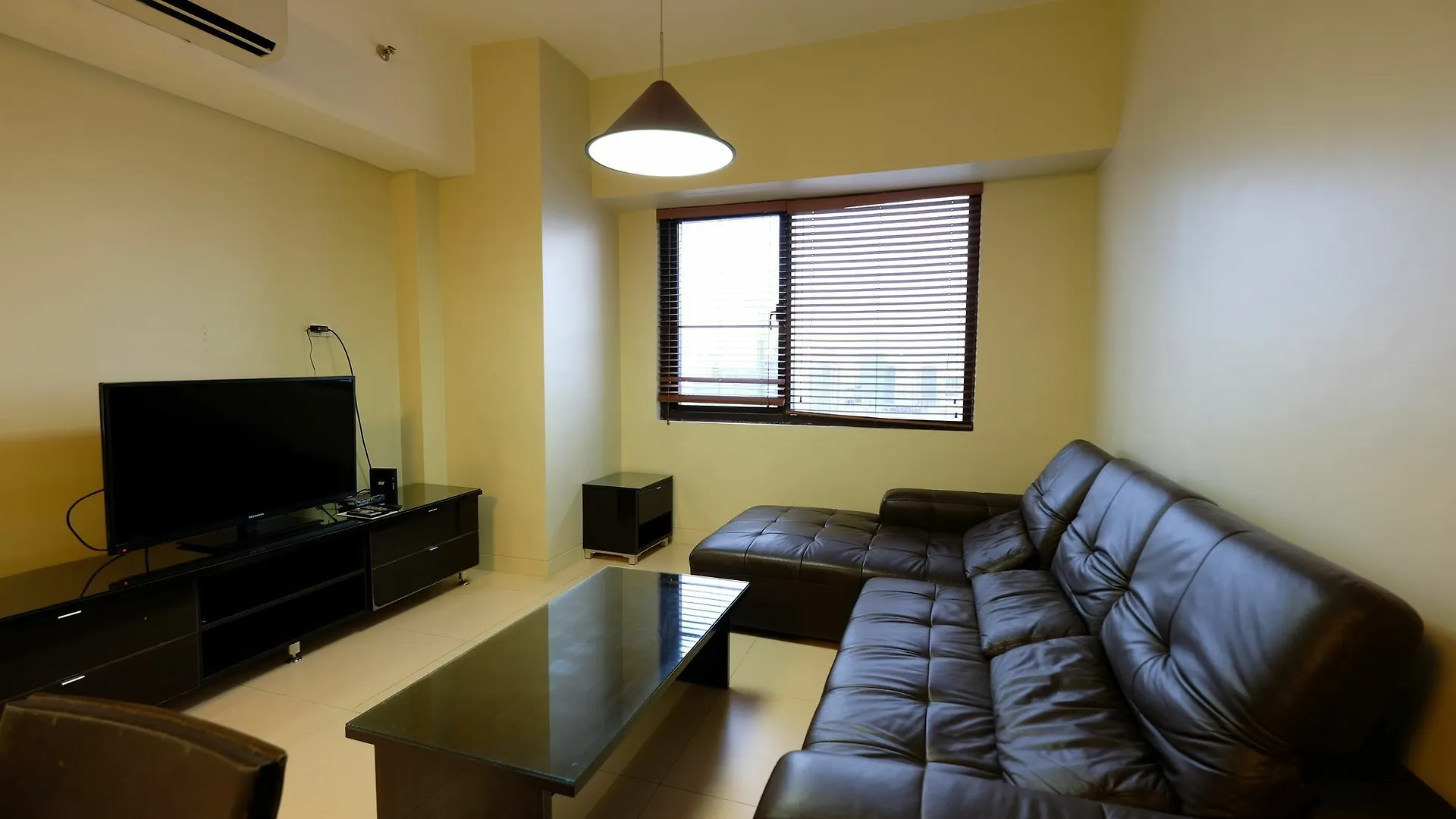Infinity Tower Bgc By Stayhome Asia Taguig
