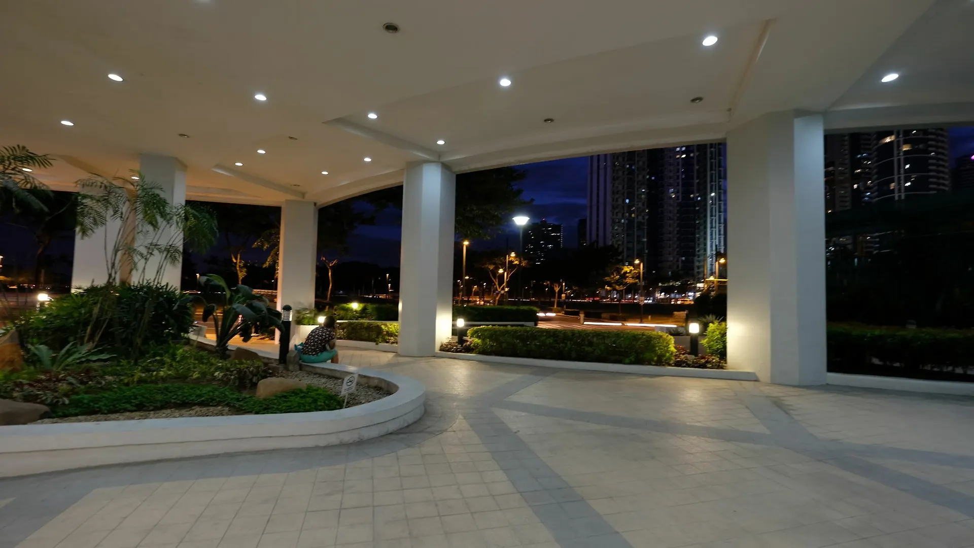 Infinity Tower Bgc By Stayhome Asia